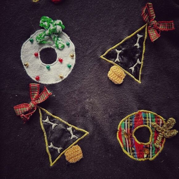 Berek Takako Sakon Christmas Dog Cardigan - Picture 2 of 4